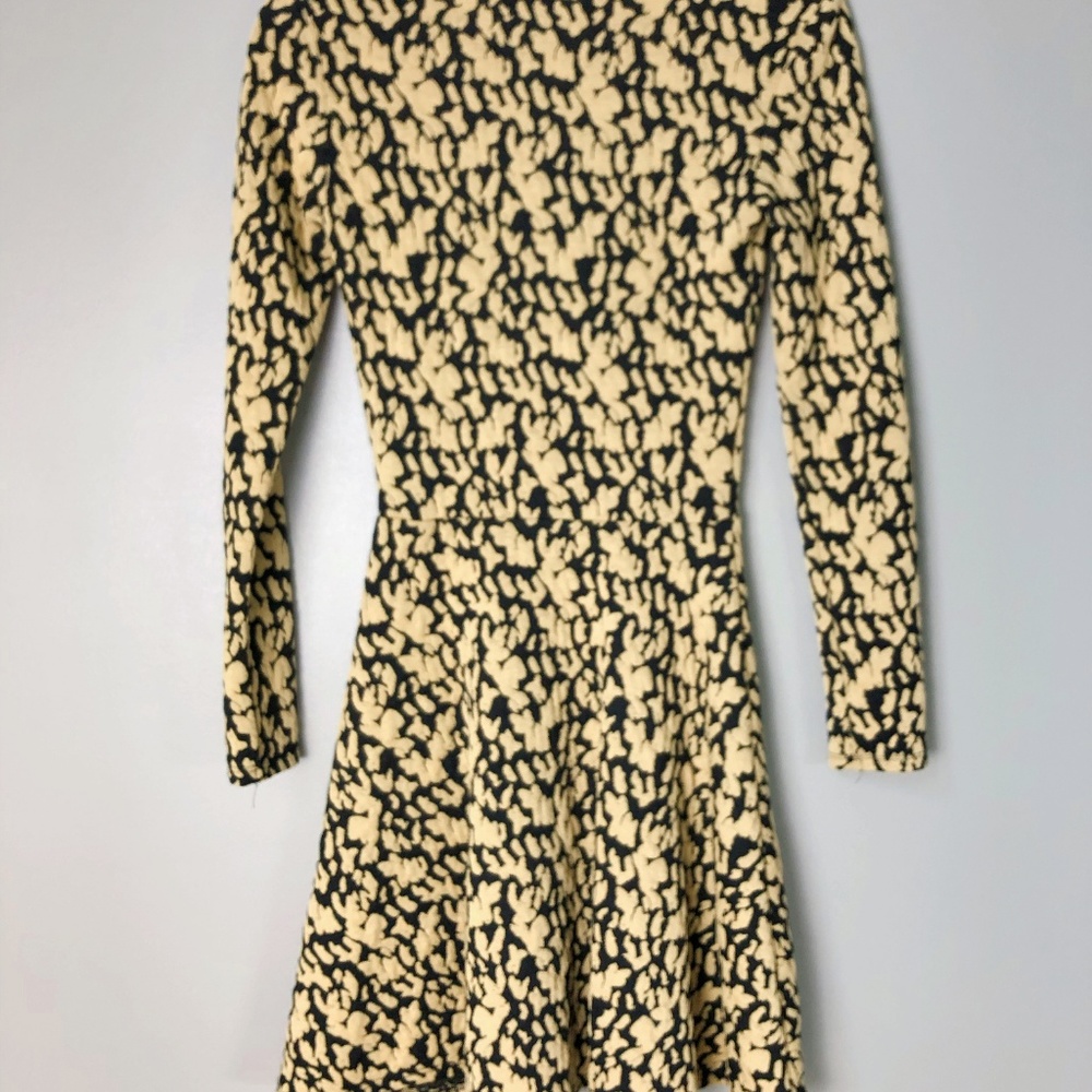 💛 H&M Fit & Flare Dress 💛